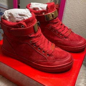 Suede guess shoes